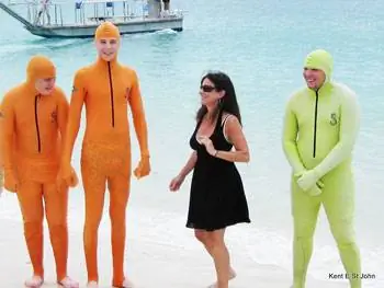 Костюмы Stinger защищают от жалящих медуз.
