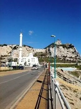 Мечеть в Гибралтаре.