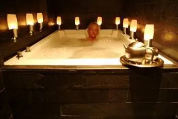 The Bathhouse Spa в Mandalay Bay специализируется на экзотических ваннах.