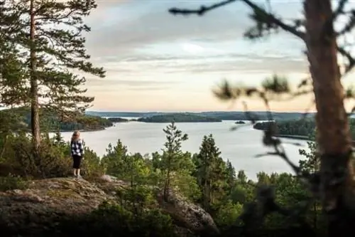 Мы поднялись на вершину развлекательного центра Dalsland, а затем переночевали в палатке типи.