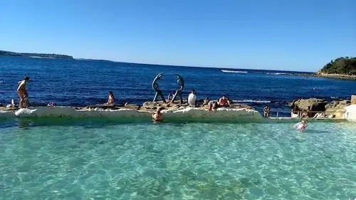 Общественный бассейн на прогулке между пляжами Мэнли и Шелли.