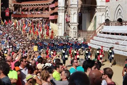 Легендарные скачки в Сиене, Il Palio
