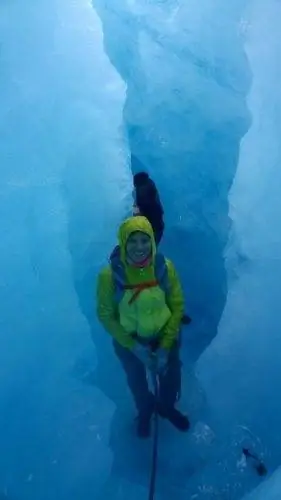 Походы внутри ледников.