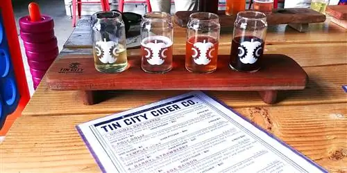 Tin City Cider, Пасо-Роблес, Калифорния.