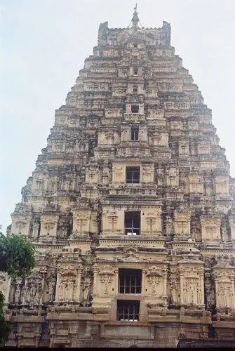 Гопурам Вирупакши.