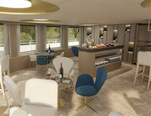 Гости могут отдохнуть и расслабиться с любимым напитком в Русской винной библиотеке имени Максима Горького.