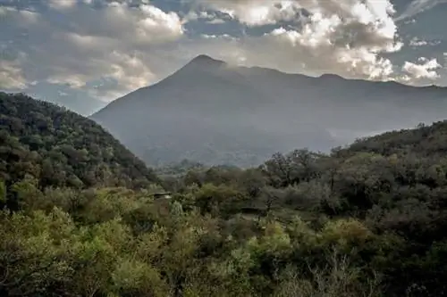 Горы, окружающие долину Монтеррей. Фотографии Эндрю Кастильо.