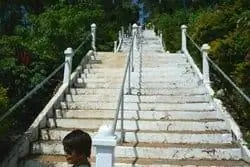 Грот Богоматери Лурдской.