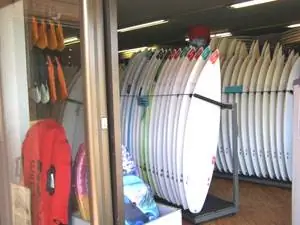 Доски для серфинга на продажу или в аренду в Байрон-Бей.