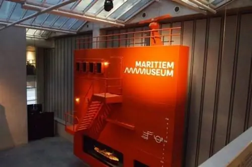 Морской музей имеет интерактивные экспозиции и рассказывает увлекательную историю набережной Роттердама.