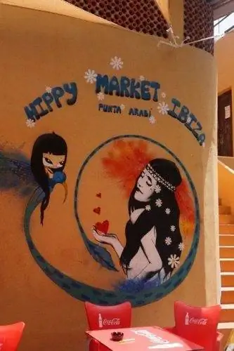 Рынок хиппи Пунта-Араби в Эс-Кане