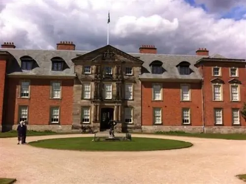 Вид спереди на замок Данхэм Мэсси.