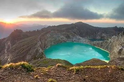 Флорес, Индонезия: часы из любого места