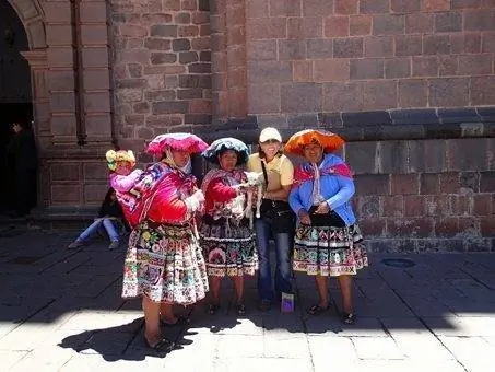 Местные женщины инков в Coricancha Cusco. Священная Долина Перу