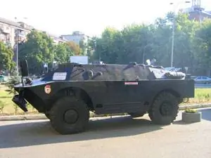 Для тех, кто интересуется реликвиями СССР, многие из них вы увидите в Киеве: броневик на продажу.