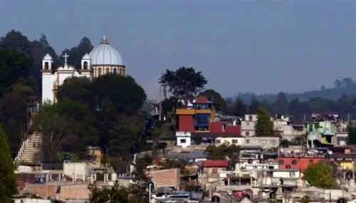 Живописный вид на Иглесию-де-Гуадалуп в штате Чьяпас, Мексика. Фотографии Жанны Блок.