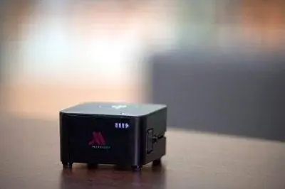 Система Kube позволяет заряжать мобильный телефон без проводов.