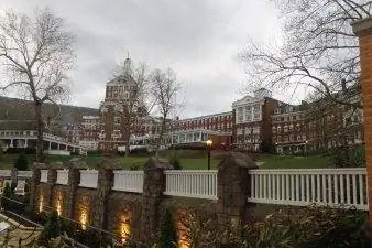 Курорт Omni Homestead в Хот-Спрингс, штат Вирджиния