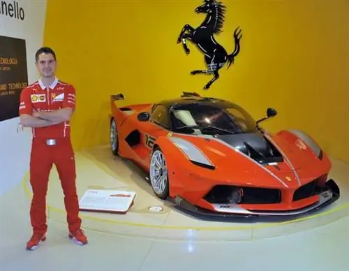 Необычайно редкий Ferrari Enzo мощностью 1000 лошадиных сил в музее Ferrari.