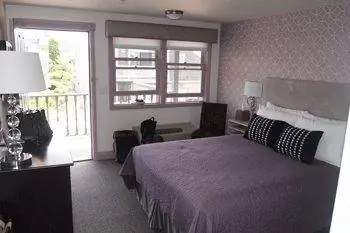 Наш комфортабельный номер в недавно отремонтированном Dockside Inn, Oak Bluffs, MA.
