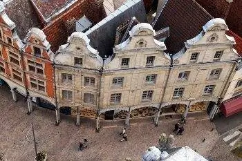 Вид из ратуши Арраса на севере Франции. Фотографии Макса Хартшорна.