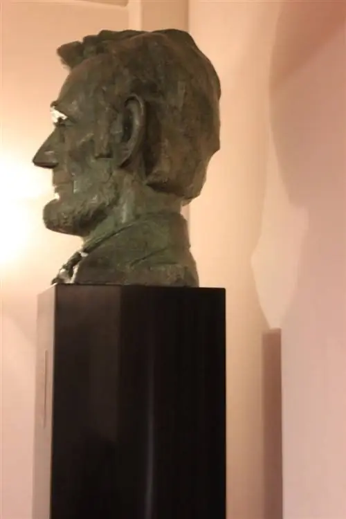 Бюст президента Линкольна в Театре Форда, Вашингтон.