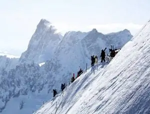 Спуск к склонам горы Бланк