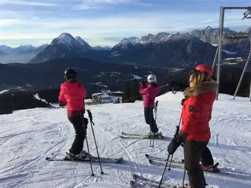 Подготовка к катанию на лыжах в Альпах в рамках поездки Best of the Alps.