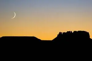 Предрассветный мрак в кемпинге White Crack