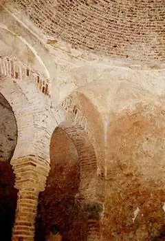 Мавританские бани, построенные в 1333 году.
