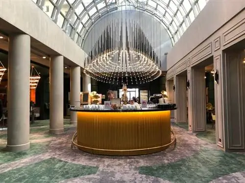 Отель Le Louis, Версальский замок - MGallery By Sofitel. Рядом с дворцом в Версале.