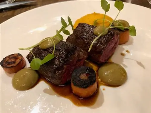 Стейк Ангус в Le Bistrot du 11 в Версале.