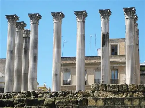 Римские колонны в центре Кордовы