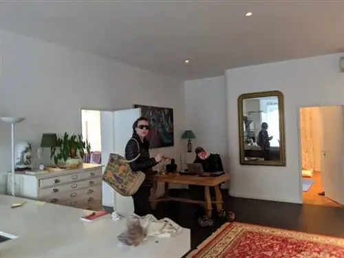 В квартире проживают трое подростков и автор Кристофер Эллиотт из Washington Post.