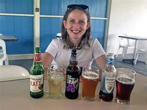 Напитки в кафе Colbar в Сингапуре.