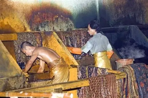 Фабрика батика в Соло. Здесь же находится музей батика.