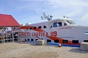 Лодка в Банда-Ачех-Сабанг.