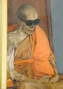 Мумифицированные останки Лунг Пордаенг