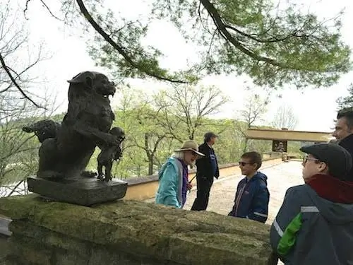 Foo Dogs в Талиесине.