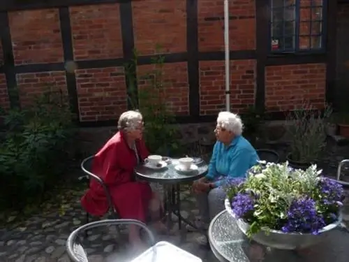 Фика в саду Хос Мортен. Это то, что дорого сердцу каждого шведа.