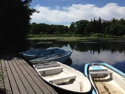 Лодки у замка Сванехольм.