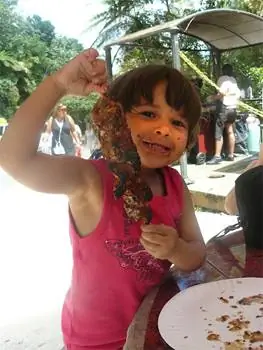 Наслаждаемся пинчо в тропическом лесу Эль-Юнке, Пуэрто-Рико.