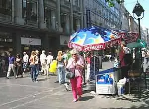 Киоск в центре города Киоск в центре города