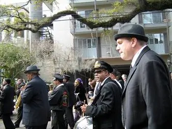 Продюсер Treme Дэвид Саймон (справа).