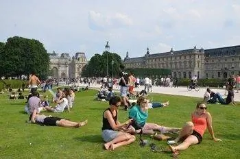 Отдых перед Les Tuileries