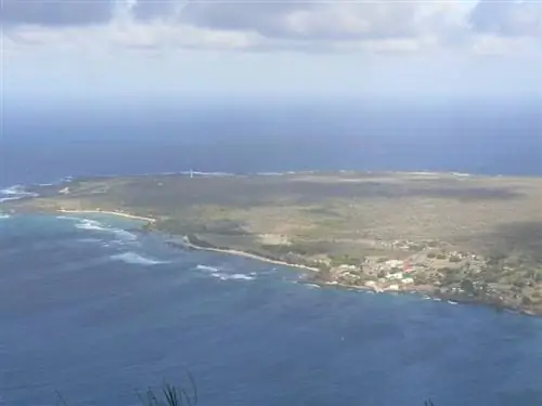 Бывший лепрозорий на Молокаи, вид с холма возле фаллической скалы. Фотографии Макса Хартшорна.
