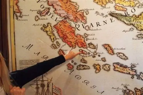 Старая карта с изображением Лошиня к югу от Истрии в музее Вели Лошиня.