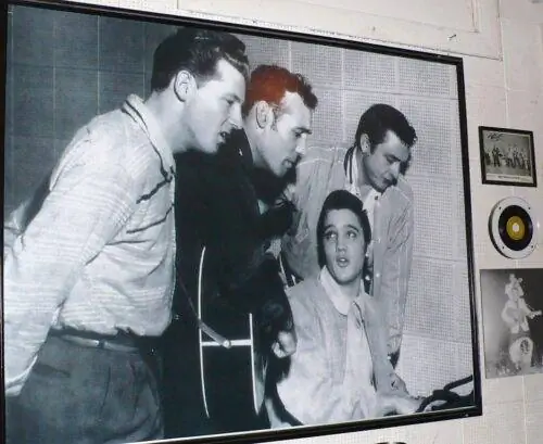 Квартет на миллион долларов появился, когда четыре артиста остановились в Sun Studio, чтобы устроить импровизированный джем.