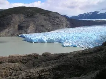 Тропа к северу от Рефухио Грей предлагает великолепный вид на ледник.