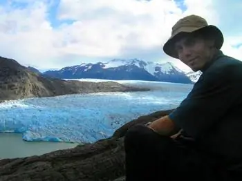 Тропа к северу от Рефухио-Грей предлагает множество смотровых площадок, чтобы насладиться красотой Ледникового Серого.